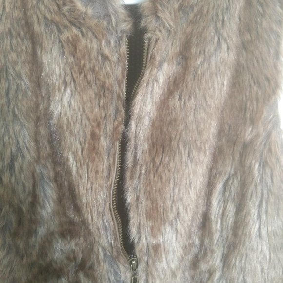 Maurices Faux Fur Vest Brown M - Picture 12 of 12